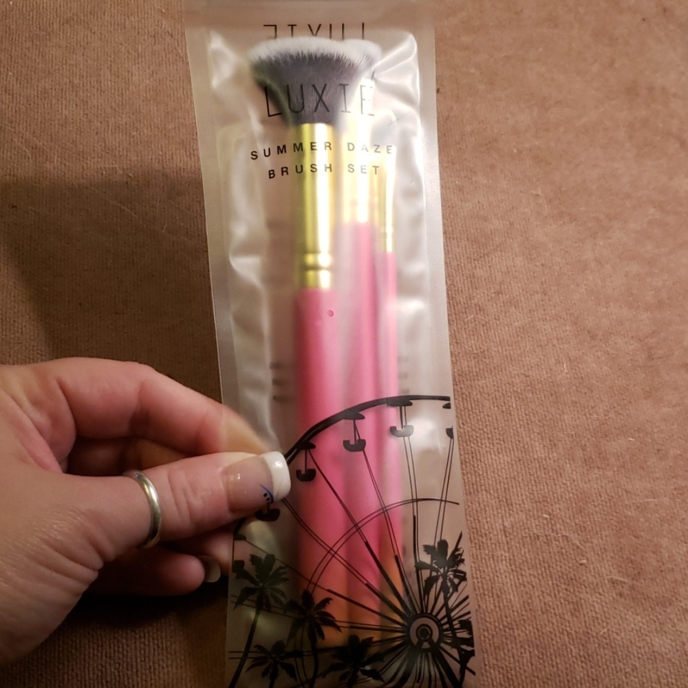 NEW! Luxie Summer Daze brush set